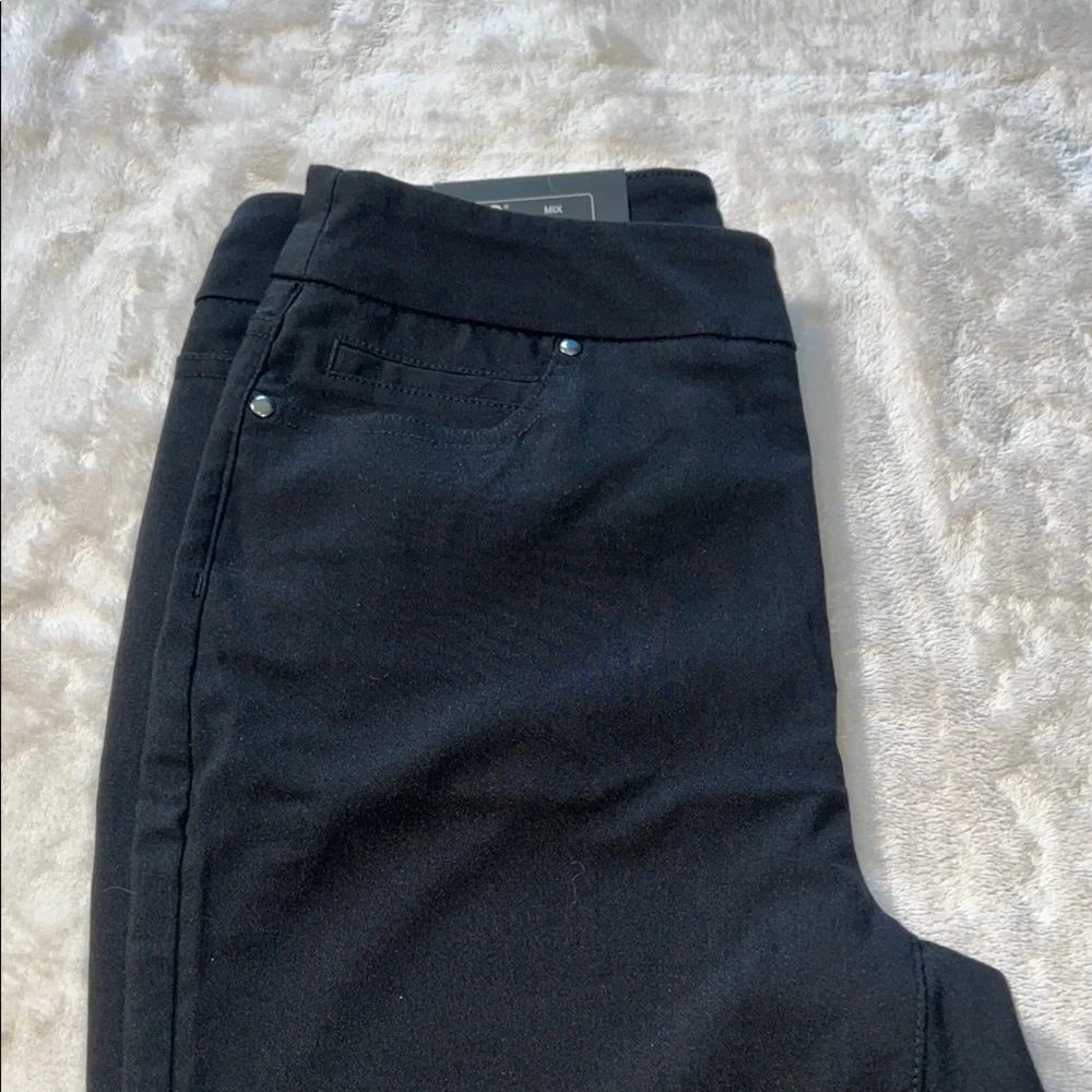Mario Serrani Women’s Black Tailored Capris SZ S